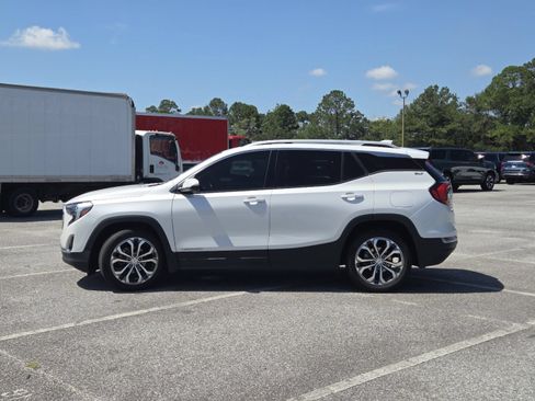 Used 2021 GMC Terrain SLT w/ LPO, Floor Liner Package FWD image 14