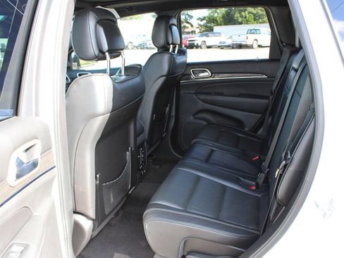 Used 2015 Jeep Grand Cherokee Overland w/ Advanced Technology Group RWD image 7