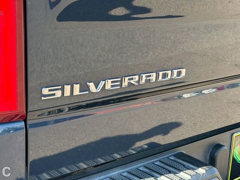 Used 2020 Chevrolet Silverado 1500 Custom w/ Infotainment Package RWD image 19