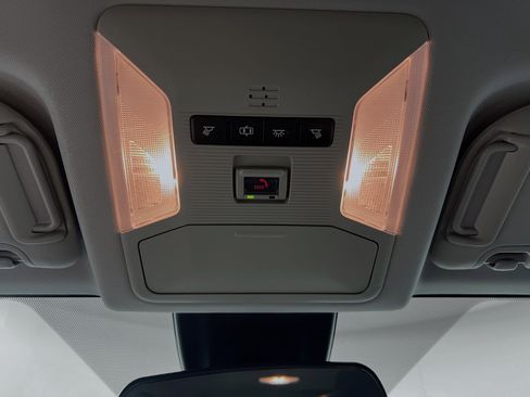Used 2020 Toyota RAV4 XLE AWD/4WD image 21