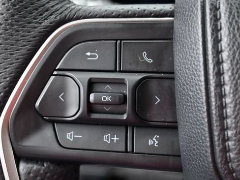 Used 2024 Toyota Tacoma TRD Off-Road AWD/4WD image 17