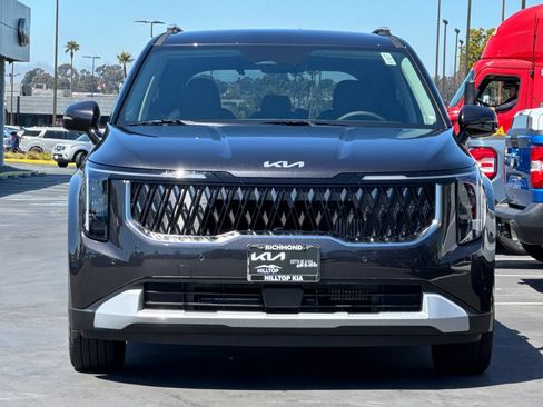 New 2026 Kia Carnival EX FWD image 9
