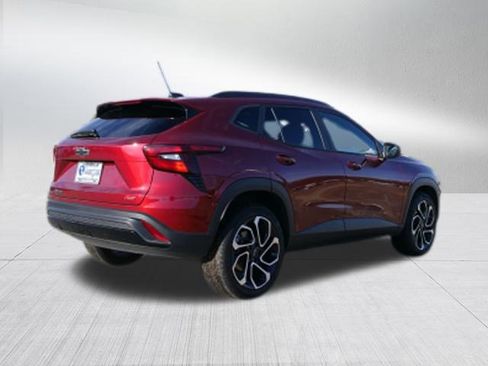 Certified 2024 Chevrolet Trax RS w/ Sunroof Package image 3