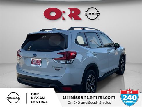Used 2021 Subaru Forester Premium image 5