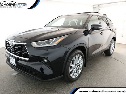 Used 2023 Toyota Highlander Limited