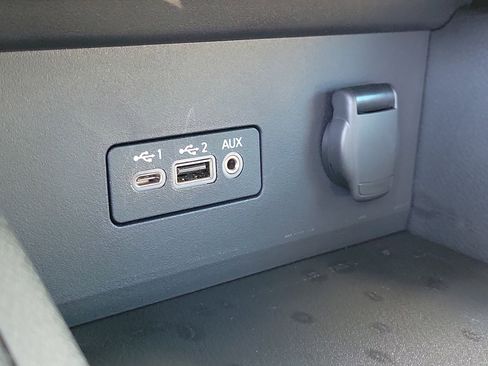 Certified 2023 Nissan Sentra SR image 33