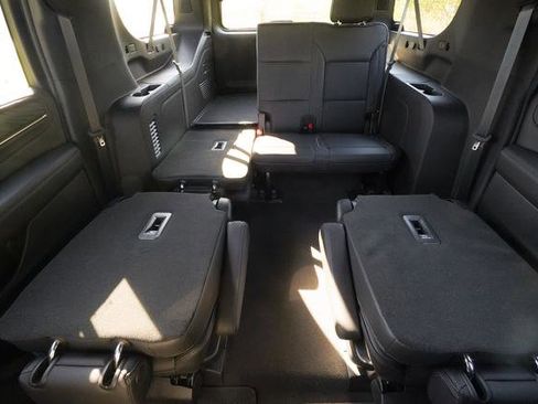 Used 2023 GMC Yukon XL Denali w/ Denali Reserve Package image 32