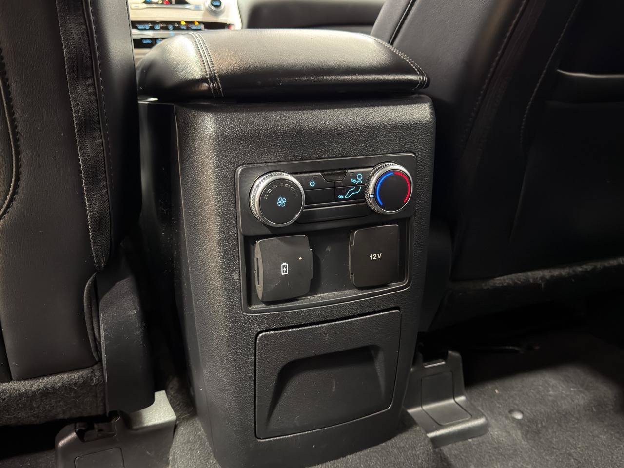 Used 2022 Ford Explorer XLT w/ Equipment Group 202A RWD image 24