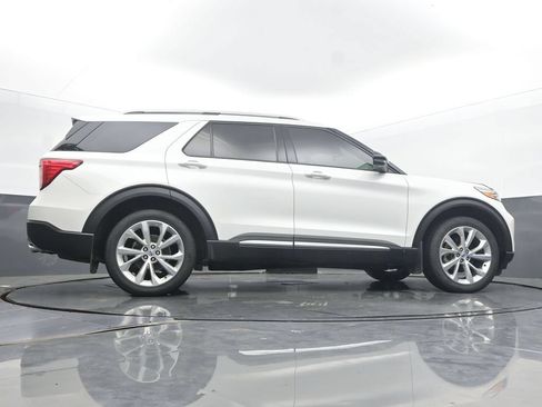 Used 2023 Ford Explorer Platinum w/ Technology Package AWD/4WD image 52