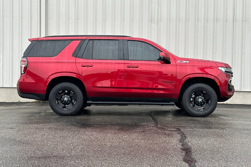 Used 2023 Chevrolet Tahoe Z71 w/ Luxury Package AWD/4WD image 11