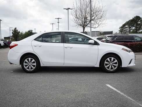 Used 2015 Toyota Corolla LE image 11