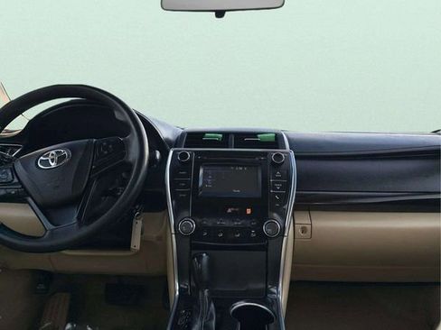 Used 2015 Toyota Camry LE image 17