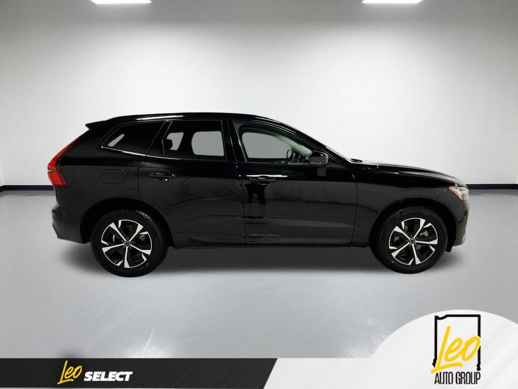 Used 2026 Volvo XC60 B5 Core AWD/4WD image 6