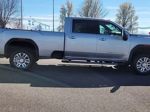 Used 2022 GMC Sierra 3500 Denali w/ Technology Package image 9