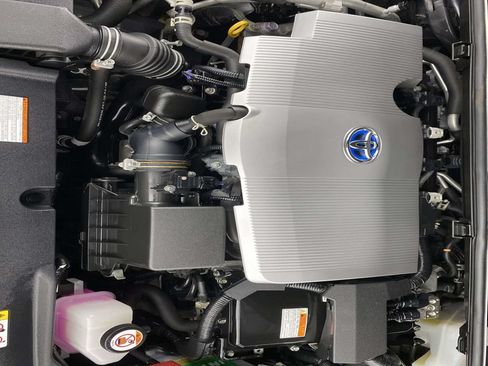 Used 2022 Toyota Prius Prime LE FWD image 29