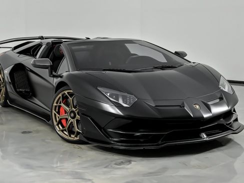 Used 2021 Lamborghini Aventador SVJ image 2