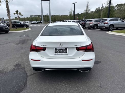 Used 2022 Mercedes-Benz A 220 4MATIC image 4