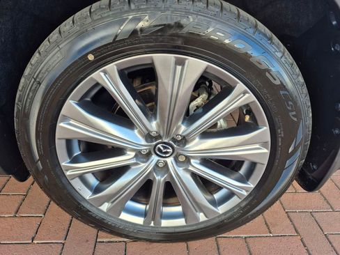 Used 2022 MAZDA CX-9 Signature image 9