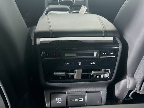 Used 2023 Acura MDX SH-AWD w/ Technology Package image 29