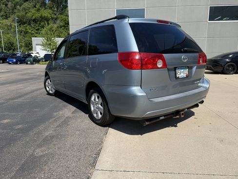Used 2007 Toyota Sienna CE FWD image 2