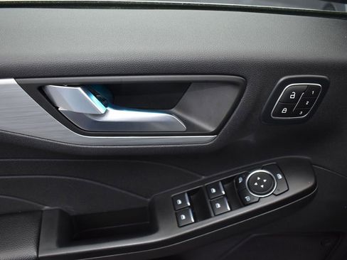 Used 2024 Ford Escape Platinum image 7