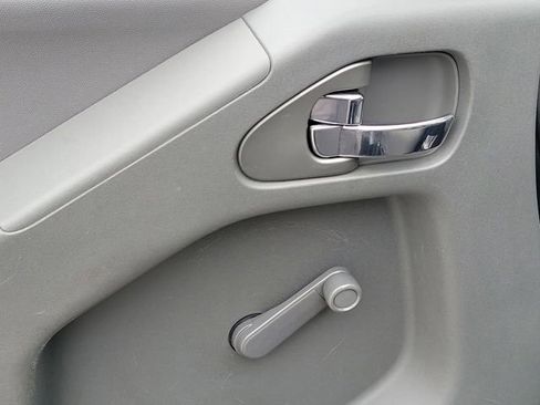 Used 2019 Nissan Frontier S image 21