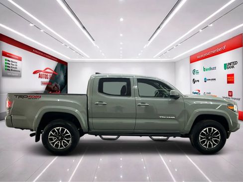 Used 2022 Toyota Tacoma TRD Sport w/ Technology Package image 8