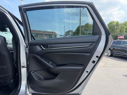 Used 2019 Honda Accord Sport image 13