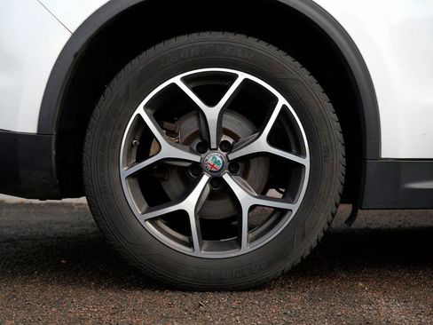 Used 2019 Alfa Romeo Stelvio Ti image 11