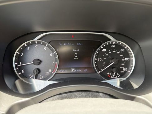 Used 2025 Nissan Frontier SV RWD image 6