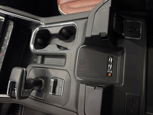 Used 2025 GMC Sierra 1500 Denali Ultimate image 37