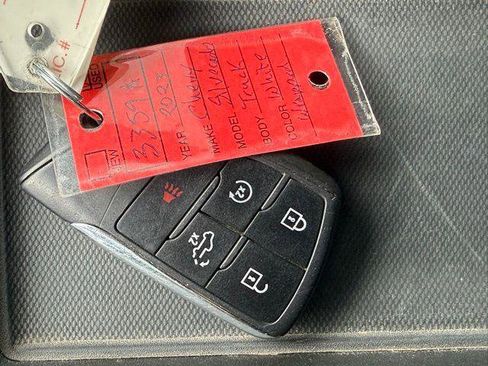 Used 2023 Chevrolet Silverado 1500 LT image 18