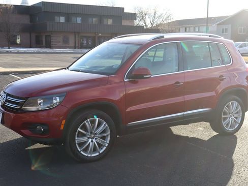 Used 2012 Volkswagen Tiguan S image 10