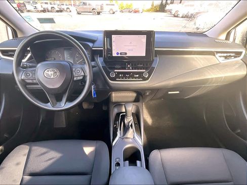 Used 2025 Toyota Corolla LE image 21