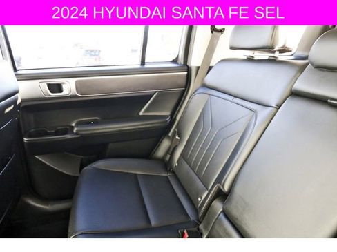 Used 2024 Hyundai Santa Fe SEL image 11
