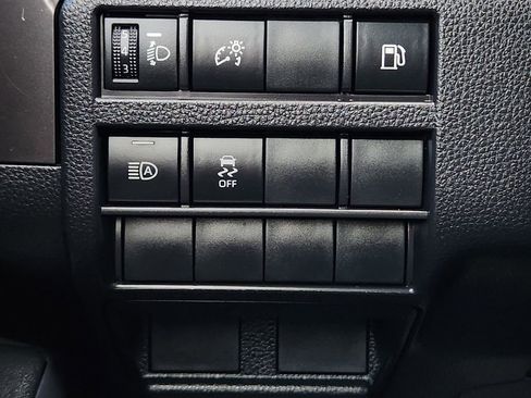 Used 2025 Toyota 4Runner SR5 AWD/4WD image 23