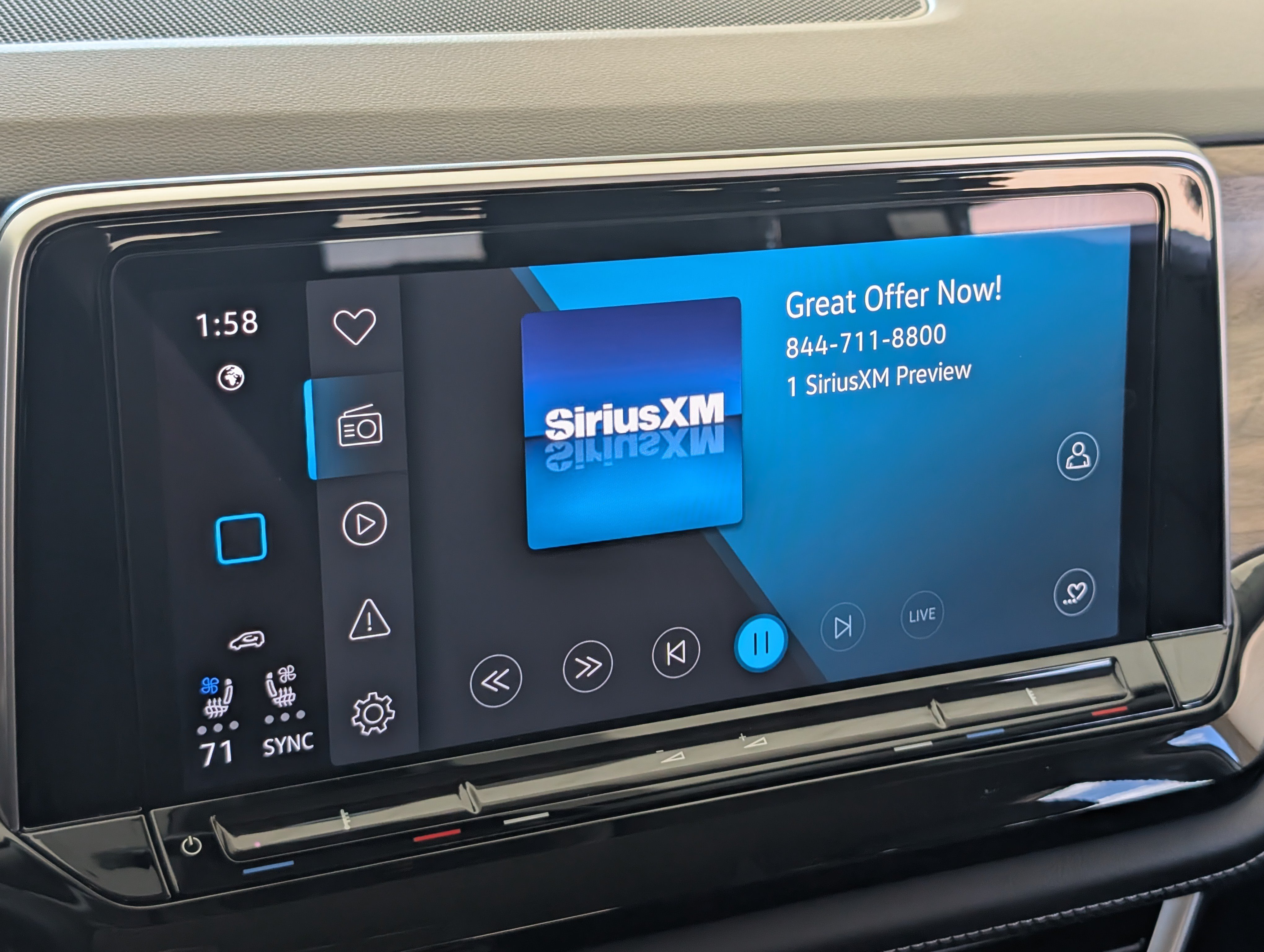 Used 2025 Volkswagen Atlas SE FWD image 31