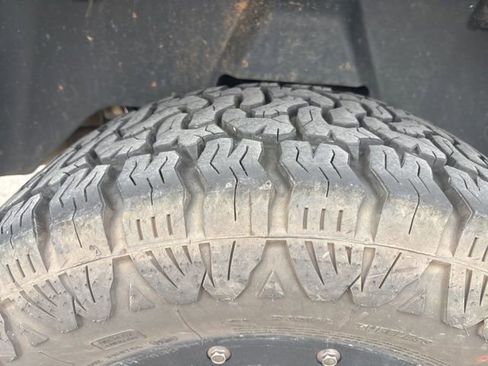 Used 2017 RAM 1500 Laramie AWD/4WD image 6