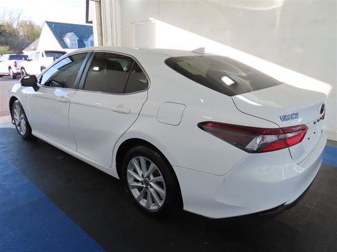 Used 2023 Toyota Camry LE FWD image 10