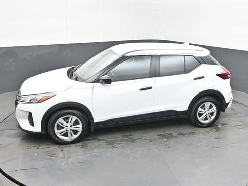 Certified 2025 Nissan Kicks Play S FWD image 37