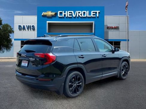 Used 2021 GMC Terrain SLT w/ Infotainment Package II AWD/4WD image 3