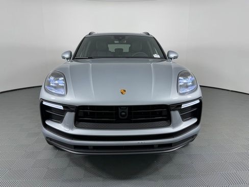 Certified 2026 Porsche Macan AWD/4WD image 10