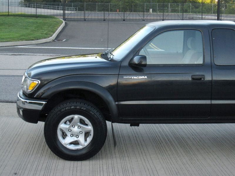 Used 2003 Toyota Tacoma 4x4 Xtracab V6 w/ SR5 Pkg image 7