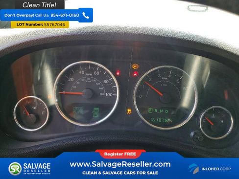 Used 2014 Jeep Wrangler Unlimited Sahara w/ Connectivity Group AWD/4WD image 12