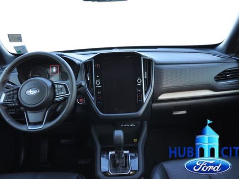 Used 2025 Subaru Forester Limited AWD/4WD image 17