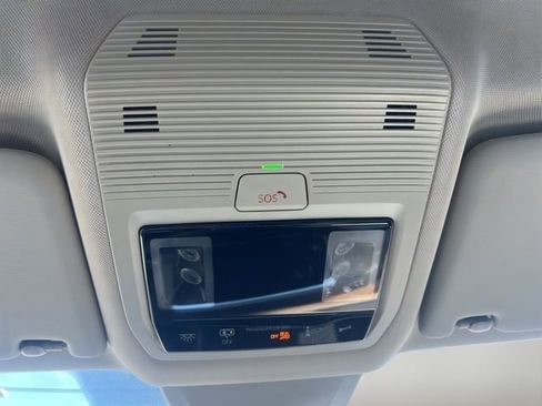 Used 2024 Volkswagen Atlas SE image 16