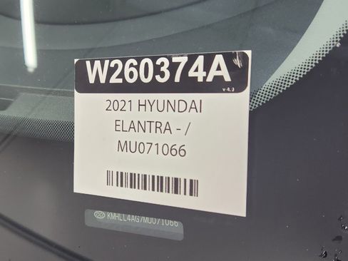 Certified 2021 Hyundai Elantra SE w/ Cargo Package FWD image 24