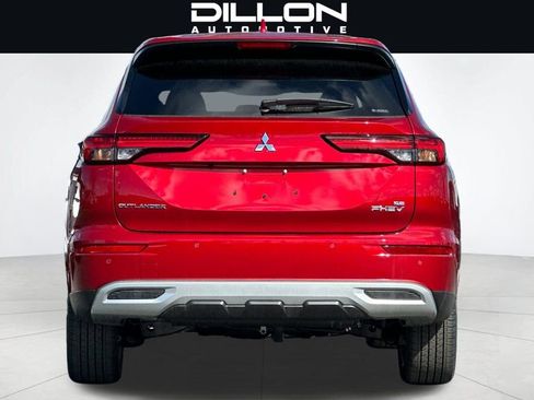 Used 2025 Mitsubishi Outlander 4WD Plug-In Hybrid image 5