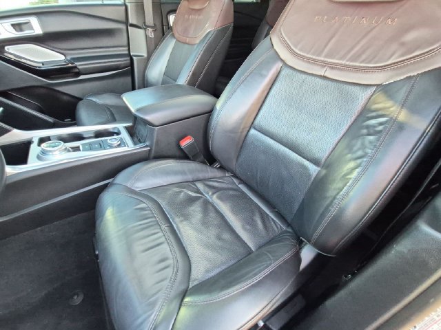 Used 2023 Ford Explorer Platinum w/ Technology Package AWD/4WD image 13