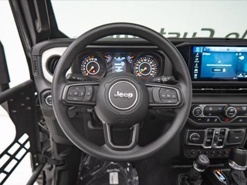 Used 2026 Jeep Gladiator Sport image 23